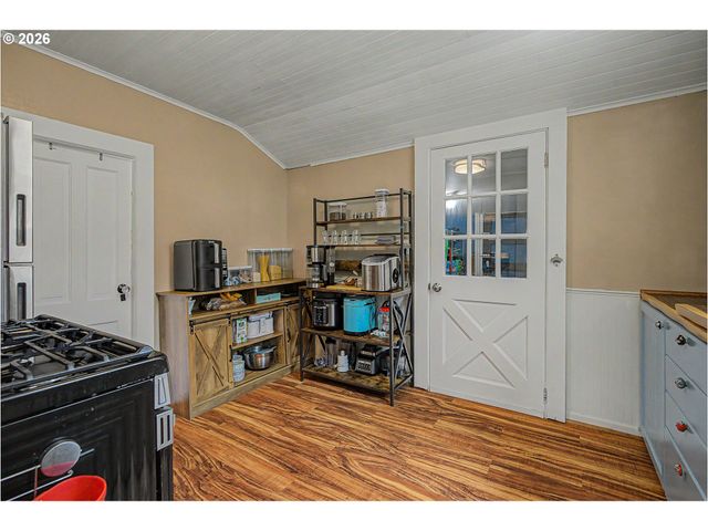 804 2ND Ave, Seaside, OR 97138