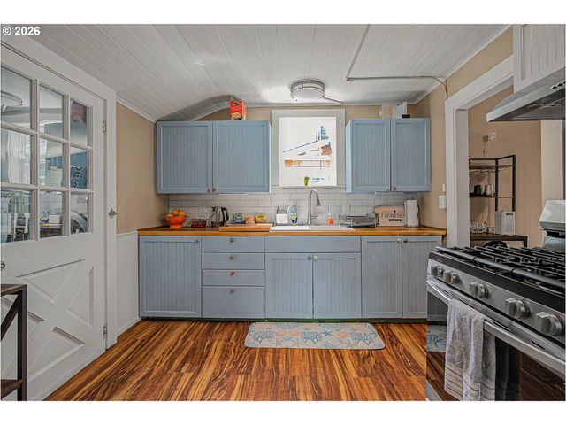 804 2ND Ave, Seaside, OR 97138