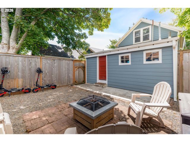 804 2ND Ave, Seaside, OR 97138