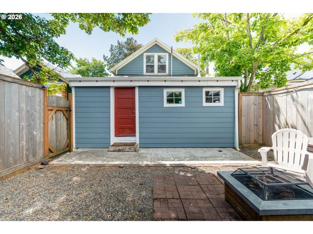 804 2ND Ave, Seaside, OR 97138