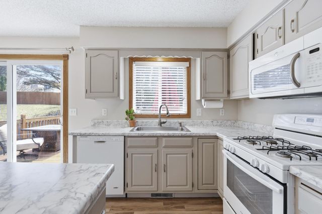 2044 Burke Avenue E, North Saint Paul, MN 55109