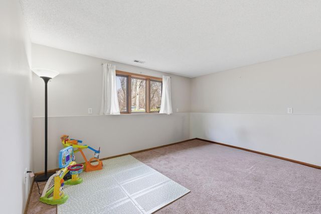 2044 Burke Avenue E, North Saint Paul, MN 55109