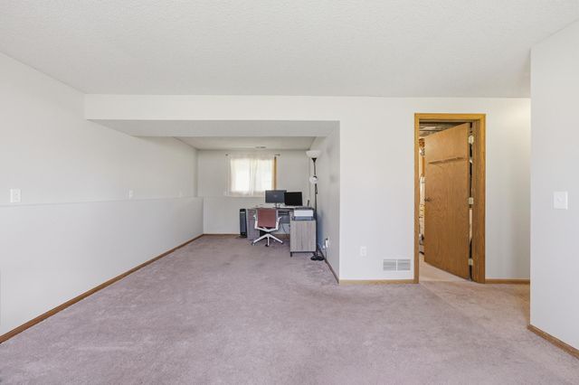 2044 Burke Avenue E, North Saint Paul, MN 55109