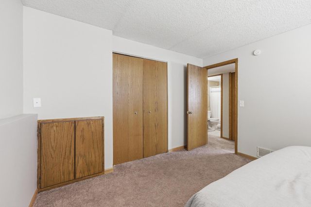 2044 Burke Avenue E, North Saint Paul, MN 55109