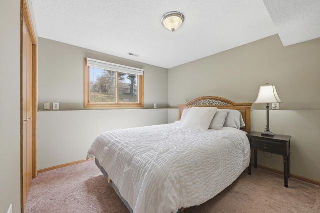 2044 Burke Avenue E, North Saint Paul, MN 55109