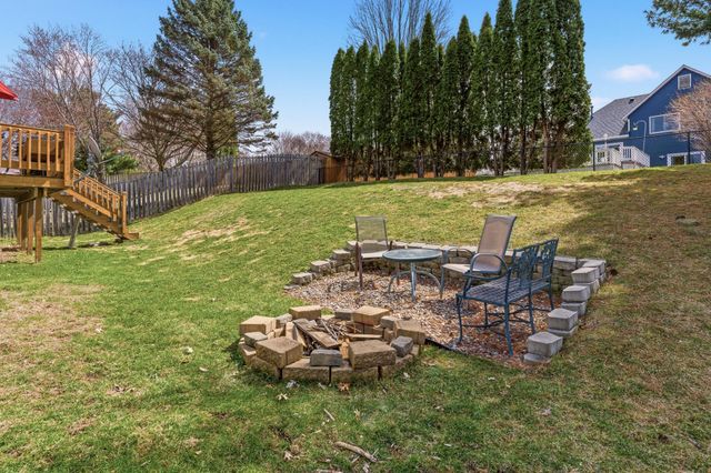 2044 Burke Avenue E, North Saint Paul, MN 55109