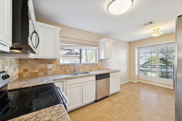 22 Camberwell Court, The Woodlands, TX 77380