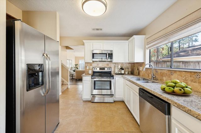 22 Camberwell Court, The Woodlands, TX 77380