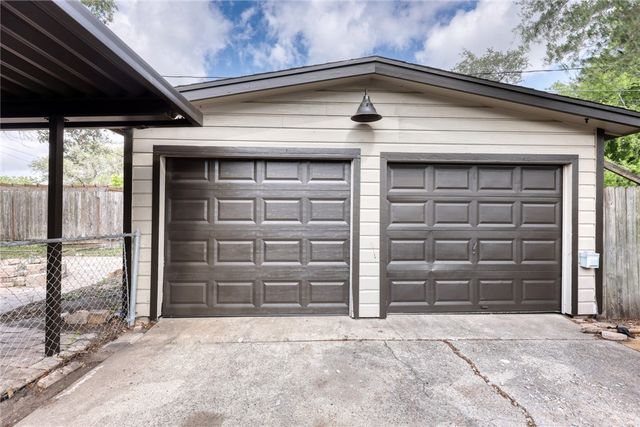 942 Delaine Dr, Corpus Christi, TX 78411