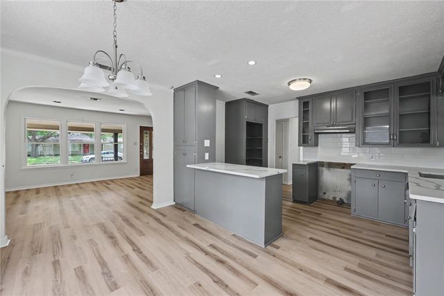 942 Delaine Dr, Corpus Christi, TX 78411