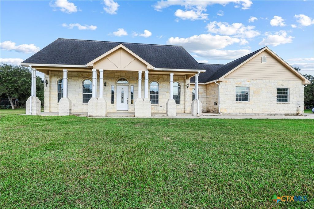 56 Post Oak Junction, Inez, TX 77968