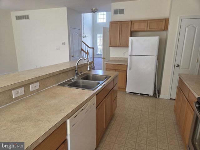 11 TANZANITE CT, Dover, DE 19904