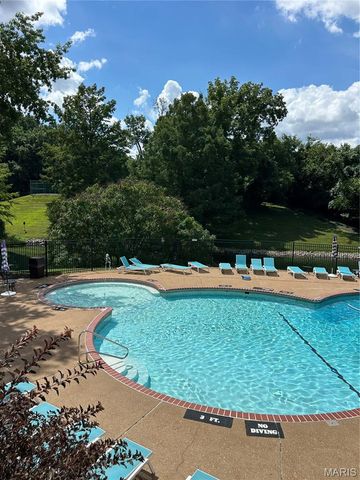 1951 Greenpoint Drive 103, Kirkwood, MO 63122