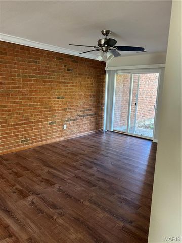 1951 Greenpoint Drive 103, Kirkwood, MO 63122