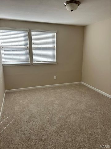 1951 Greenpoint Drive 103, Kirkwood, MO 63122
