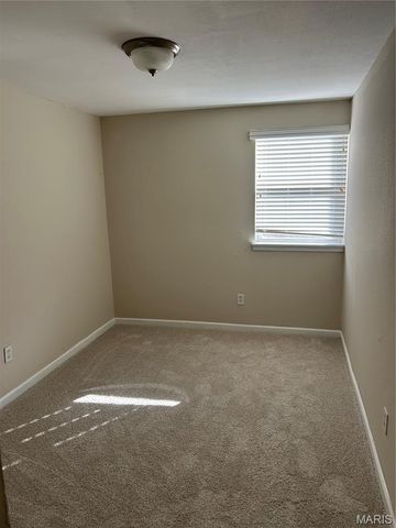 1951 Greenpoint Drive 103, Kirkwood, MO 63122