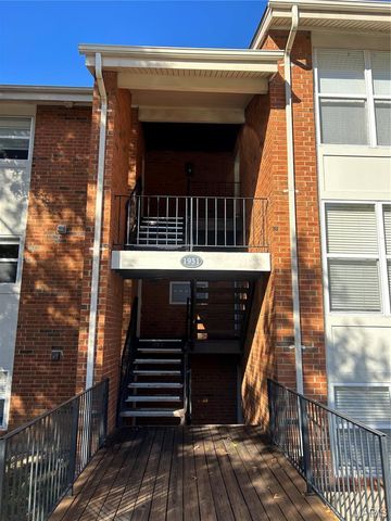 1951 Greenpoint Drive 103, Kirkwood, MO 63122