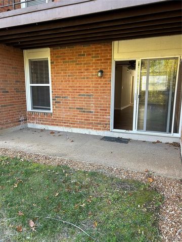 1951 Greenpoint Drive 103, Kirkwood, MO 63122