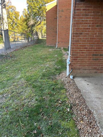 1951 Greenpoint Drive 103, Kirkwood, MO 63122