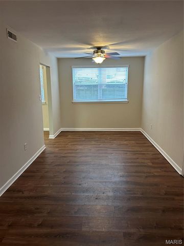 1951 Greenpoint Drive 103, Kirkwood, MO 63122