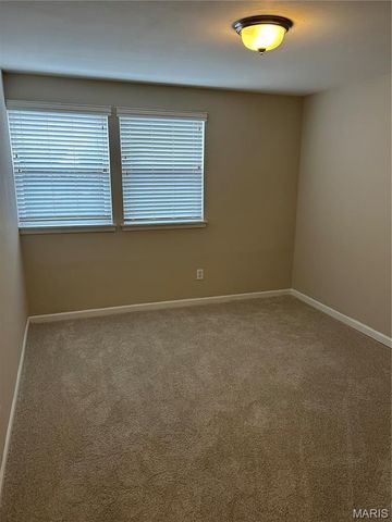 1951 Greenpoint Drive 103, Kirkwood, MO 63122