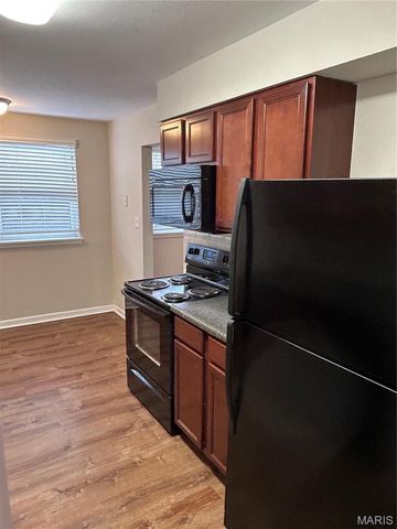 1951 Greenpoint Drive 103, Kirkwood, MO 63122