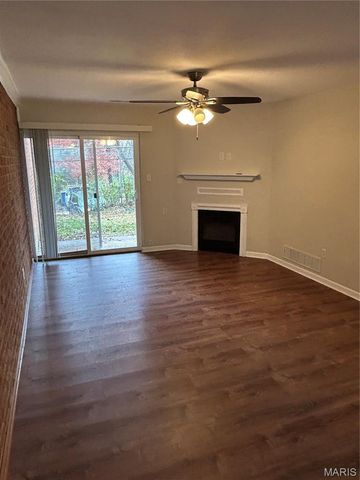 1951 Greenpoint Drive 103, Kirkwood, MO 63122