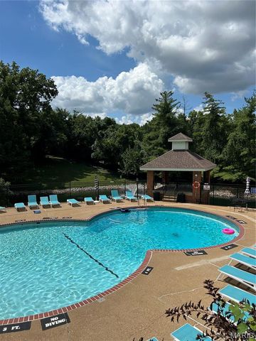 1951 Greenpoint Drive 103, Kirkwood, MO 63122