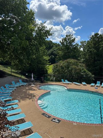 1951 Greenpoint Drive 103, Kirkwood, MO 63122