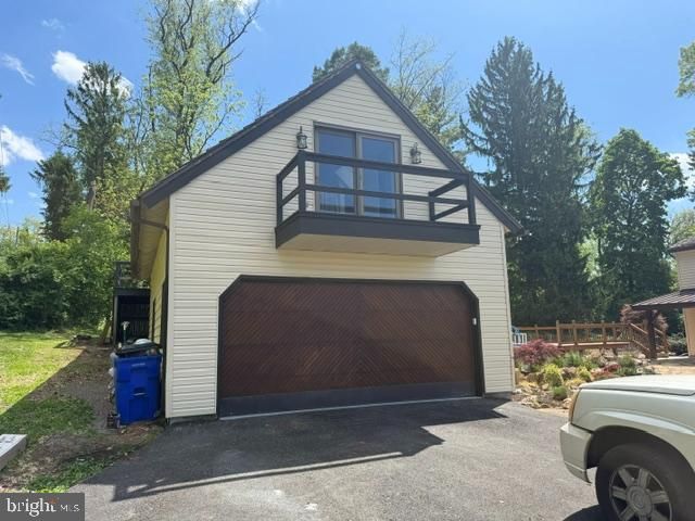 848 WHITE OAK LN, Leesport, PA 19533