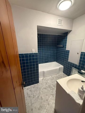848 WHITE OAK LN, Leesport, PA 19533