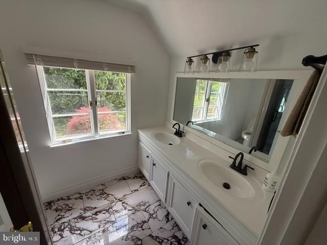 848 WHITE OAK LN, Leesport, PA 19533