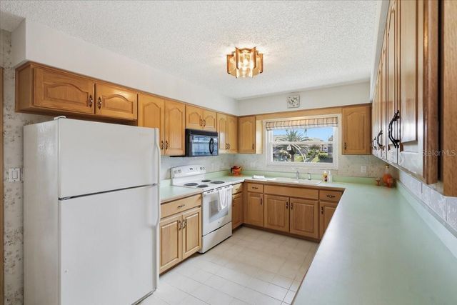 23 CHRISTOPHER COURT, Palm Coast, FL 32137