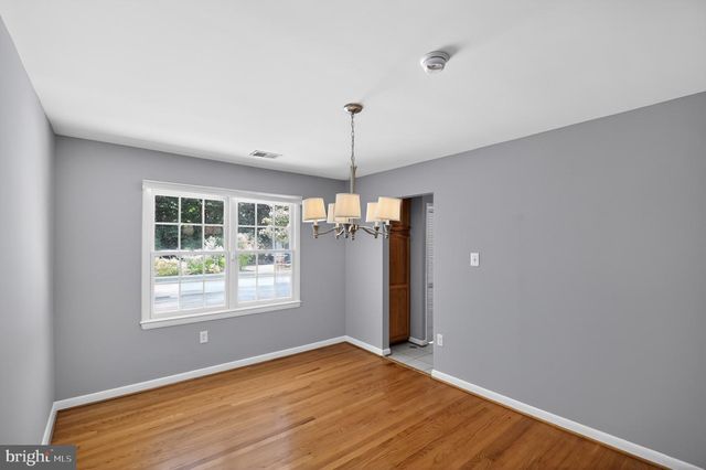 4042 DOVEVILLE LN, Fairfax, VA 22032