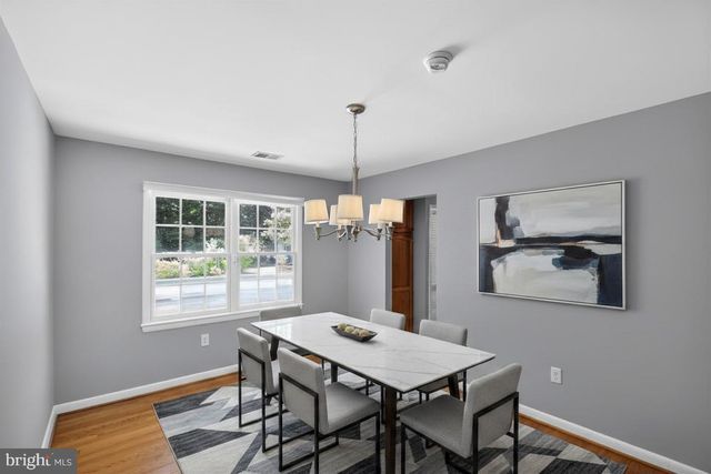 4042 DOVEVILLE LN, Fairfax, VA 22032