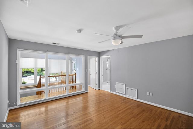 4042 DOVEVILLE LN, Fairfax, VA 22032