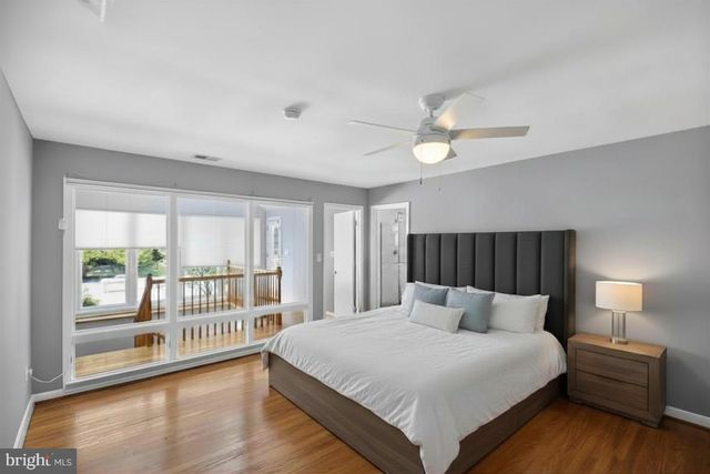 4042 DOVEVILLE LN, Fairfax, VA 22032