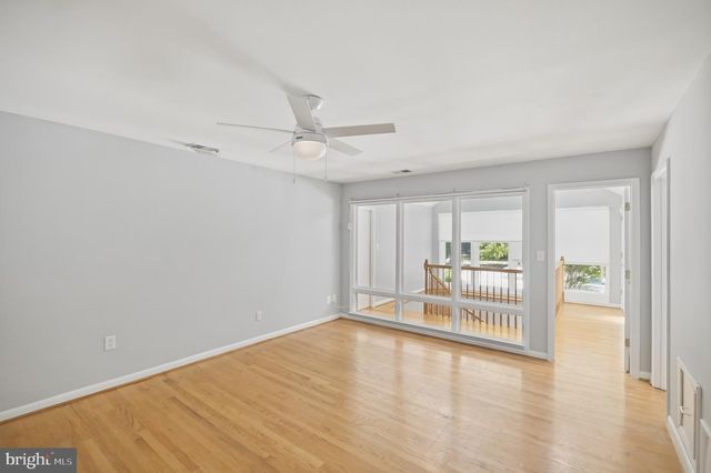 4042 DOVEVILLE LN, Fairfax, VA 22032