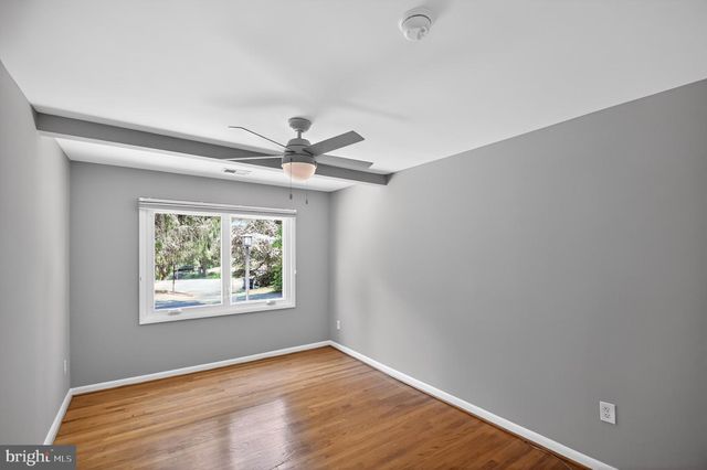 4042 DOVEVILLE LN, Fairfax, VA 22032
