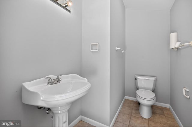 4042 DOVEVILLE LN, Fairfax, VA 22032