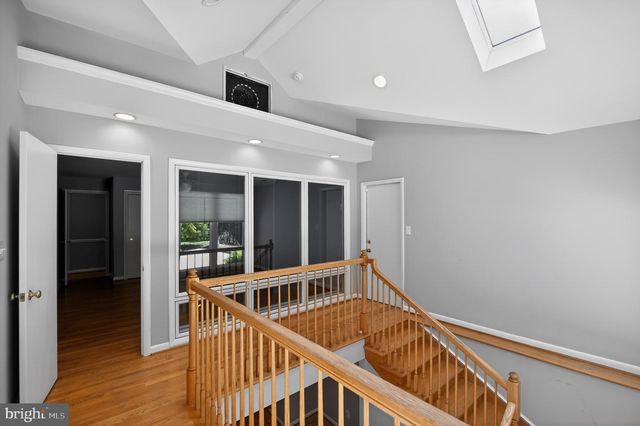 4042 DOVEVILLE LN, Fairfax, VA 22032