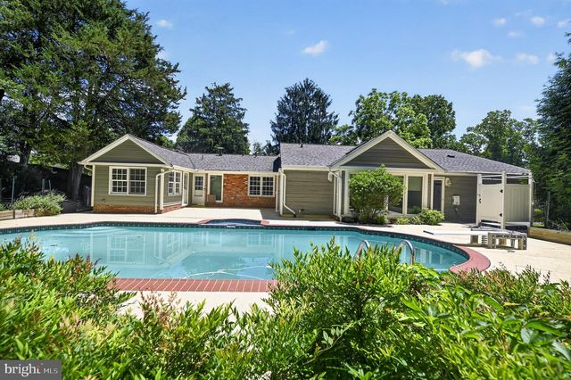 4042 DOVEVILLE LN, Fairfax, VA 22032