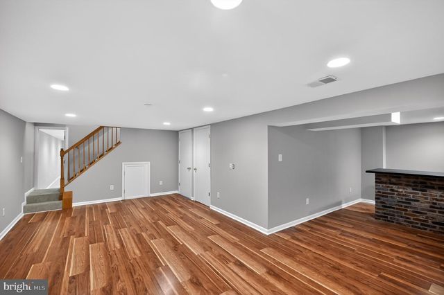 4042 DOVEVILLE LN, Fairfax, VA 22032