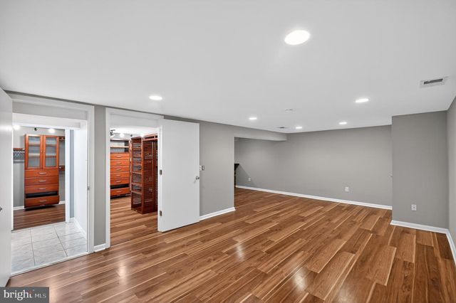 4042 DOVEVILLE LN, Fairfax, VA 22032