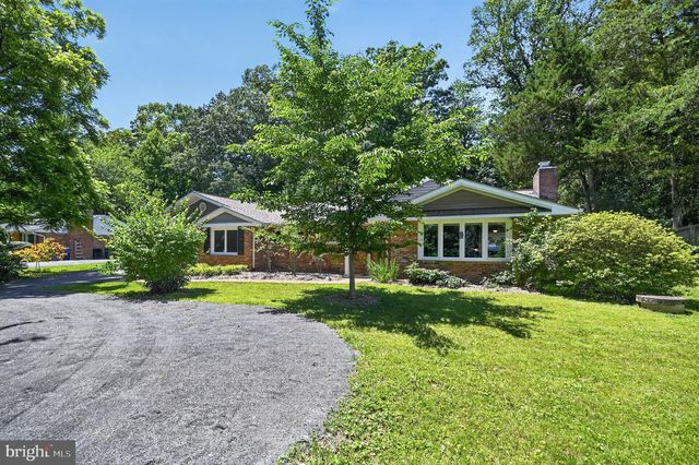 4042 DOVEVILLE LN, Fairfax, VA 22032