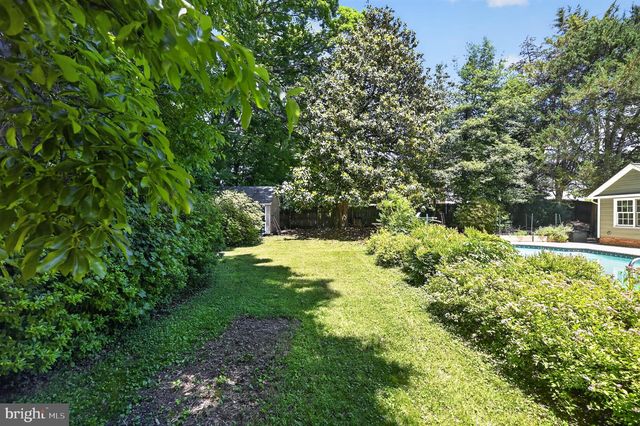 4042 DOVEVILLE LN, Fairfax, VA 22032