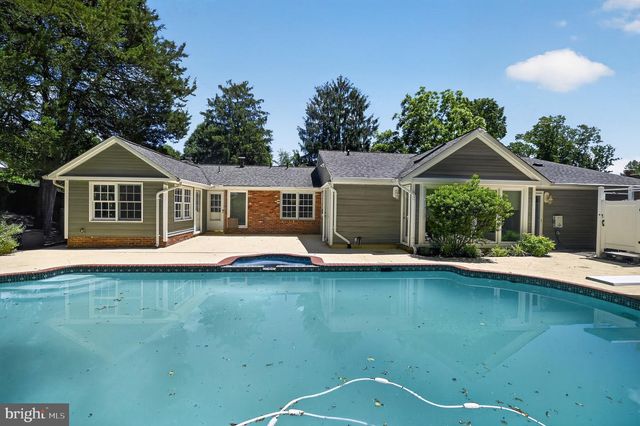4042 DOVEVILLE LN, Fairfax, VA 22032