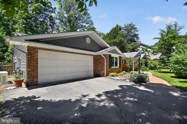 4042 DOVEVILLE LN, Fairfax, VA 22032