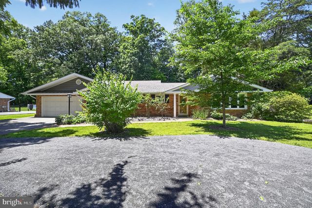4042 DOVEVILLE LN, Fairfax, VA 22032