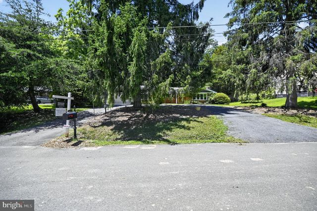 4042 DOVEVILLE LN, Fairfax, VA 22032